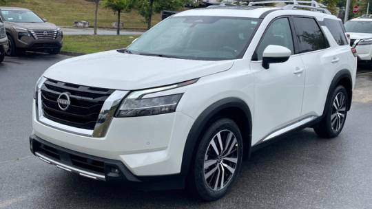 2024 Nissan Pathfinder platinum