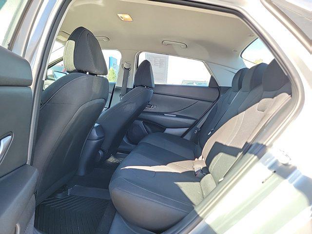 2023 hyundai elantra se