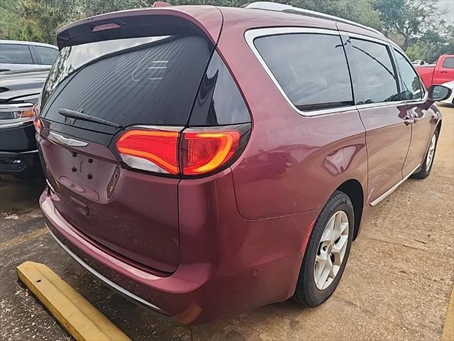 2017 chrysler pacifica touring-l