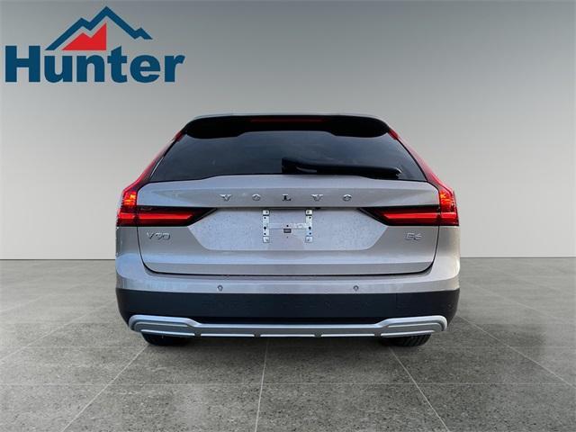 2023 volvo v90 cross country b6 plus