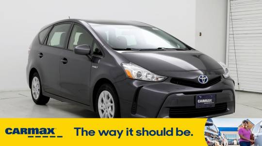 2017 Toyota Prius v (+)