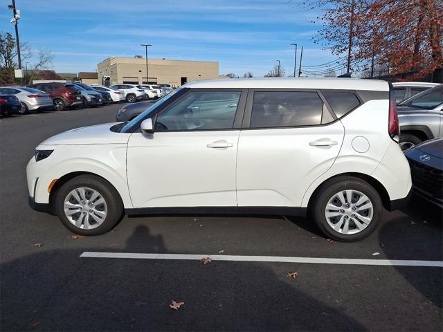 2023 kia soul lx