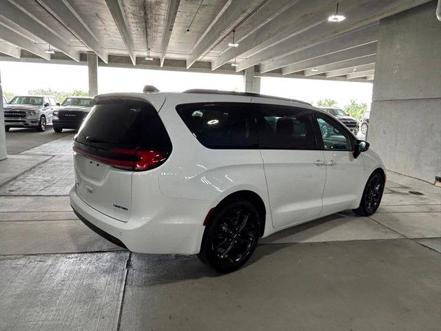 2023 chrysler pacifica limited