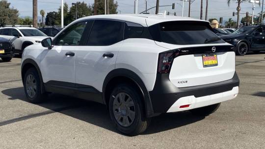 2025 Nissan Kicks