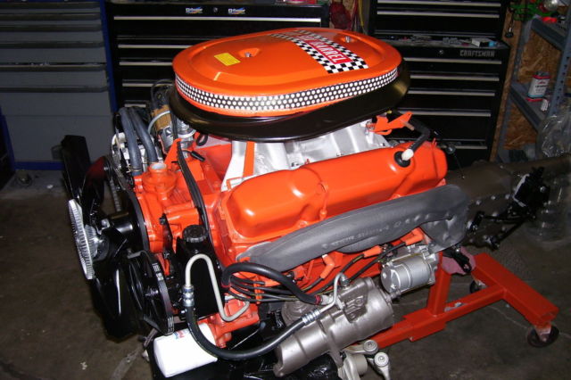 1970 plymouth roadrunner 440+6/4 speed/$90k rotisserie resto/air grabber/b5 blue