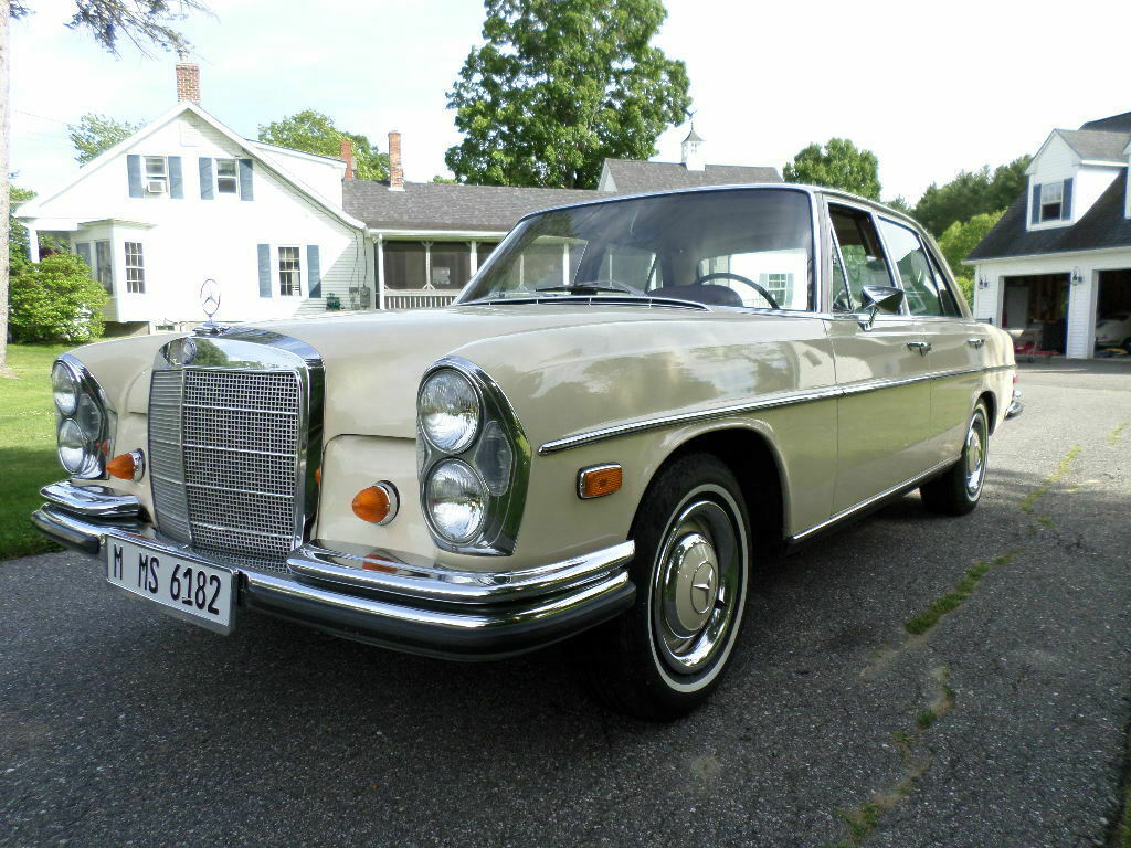 1968 mercedes benz 250 se ***restored 79,068 miles **