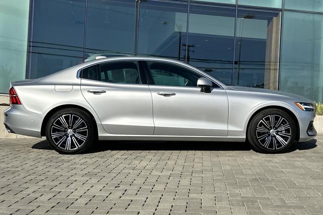 2022 volvo s60 b5 awd inscription