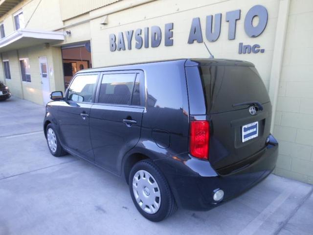 2009 scion xb base