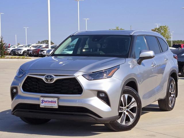 2022 toyota highlander xle