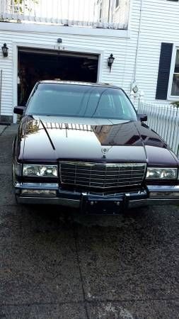 1991 cadillac deville base sedan 4-door 4.9l very low miles excellent condition