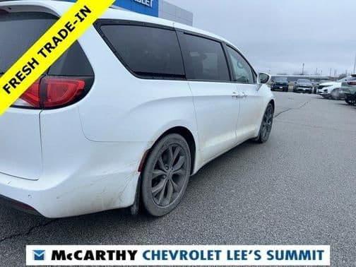 2018 chrysler pacifica touring plus in lees summit, missouri