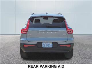 2024 Volvo XC40 b5 plus dark theme