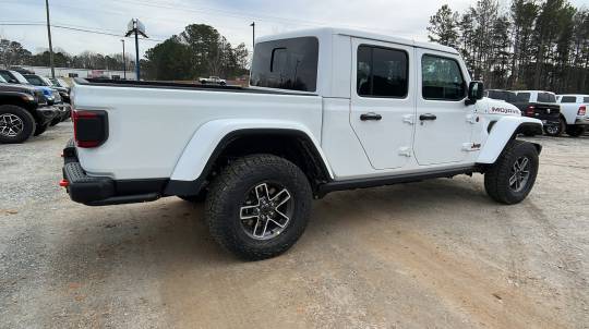 2024 Jeep Gladiator