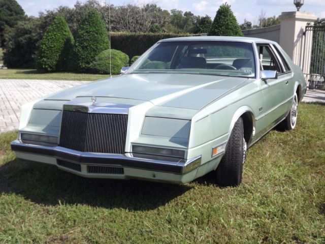 chrysler imperial in very good original condition, last owner 34 years !