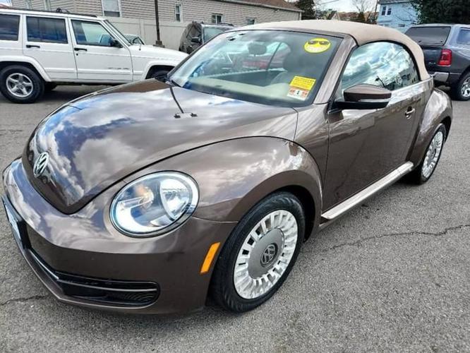2015 volkswagen beetle 1.8t convertible 2d in linden, new jersey