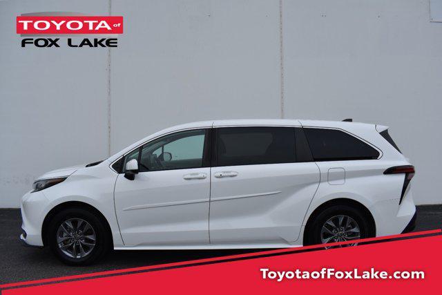 2022 toyota sienna le