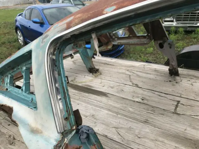 1965 mustang fastback roof donor with title and intrerior trim parts & fold down