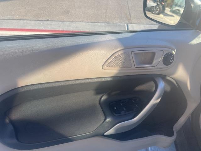 2011 ford fiesta se