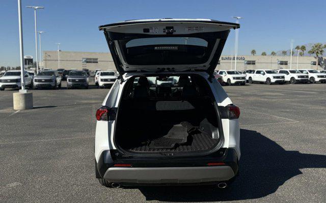 2024 toyota rav4 hybrid se