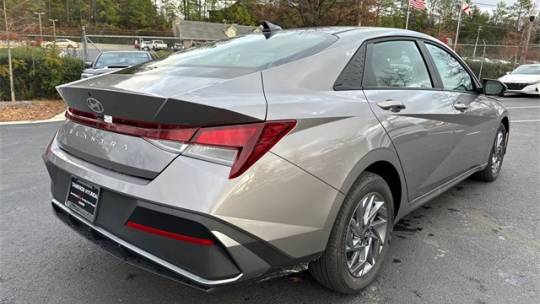 new 2024 hyundai elantra sel ivt