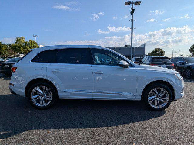 2024 audi q7 45 premium plus