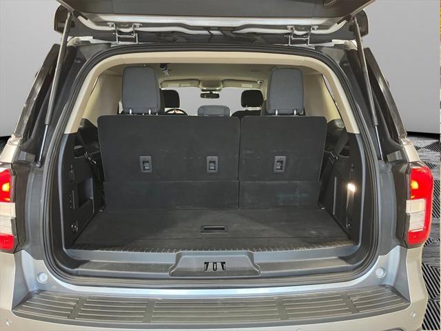 2022 ford expedition xlt