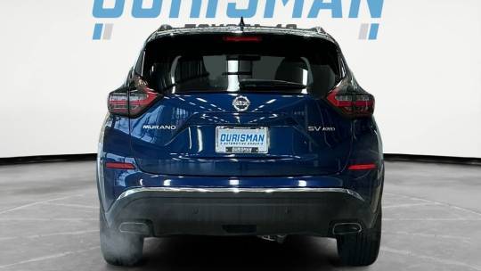 2021 Nissan se