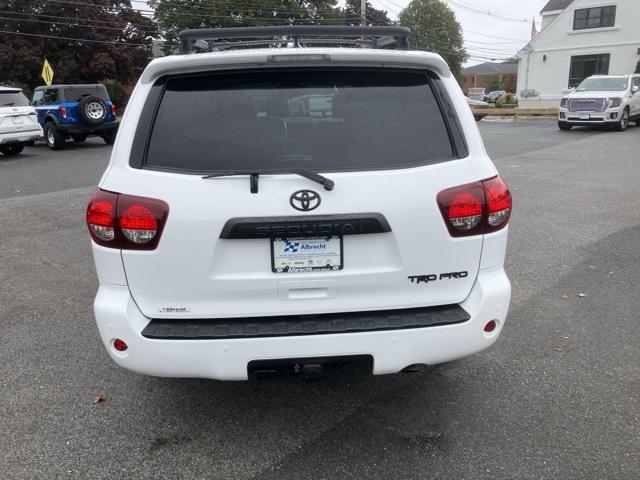 2020 toyota sequoia base