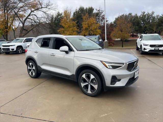 2024 volvo xc40 b5 plus bright theme