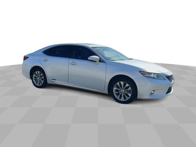 2015 lexus es 300h base