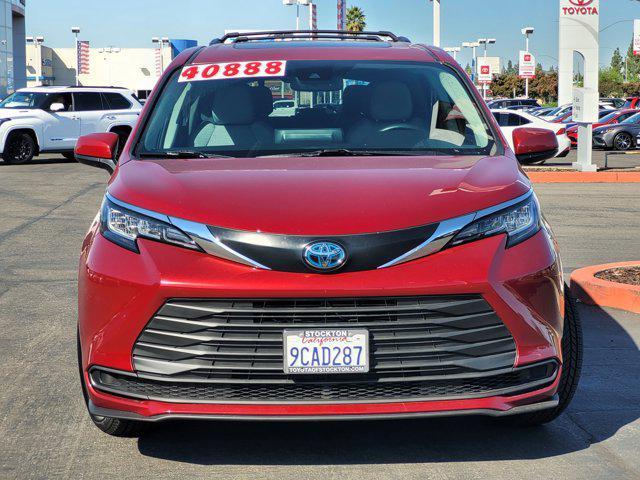 2022 toyota sienna le