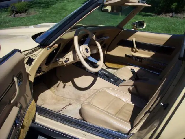1977 chevrolet corvette beige t-roof