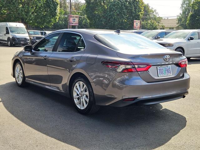 2024 toyota camry le