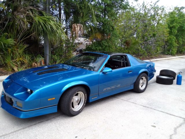 1985 authentic iroc z28 camaro race car - 5 speed with original iroc suspension