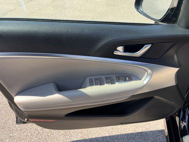 2023 genesis g70 2.0t rwd