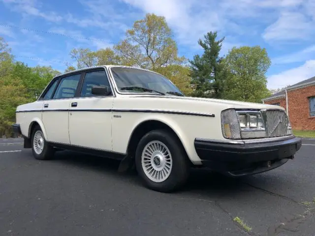 1984 volvo 240 (manual) 244 very nice condition