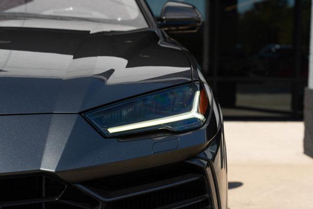 2020 lamborghini urus base