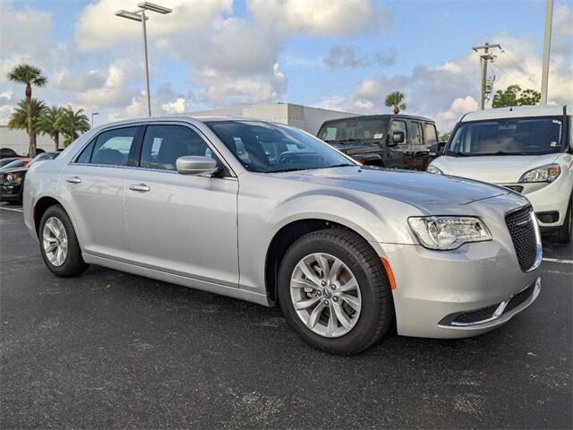 2023 chrysler 300 touring
