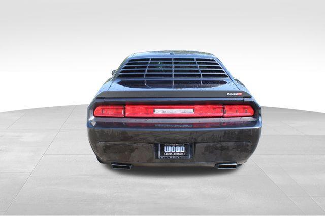 2010 dodge challenger srt8