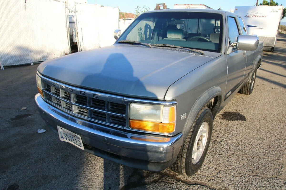 1993 dodge dakota 93k low miles automatic 8 cylinders no reserve