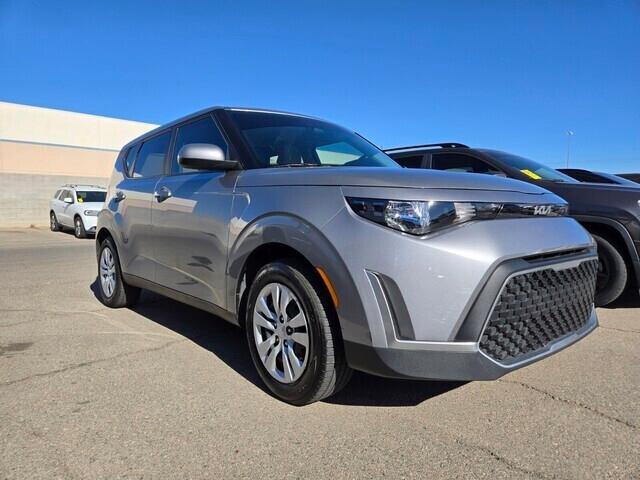 2023 kia soul lx