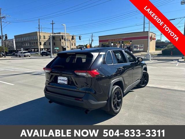 2022 toyota rav4 le