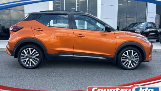 2023 Nissan Kicks sr