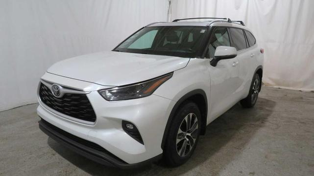 2022 toyota highlander xle