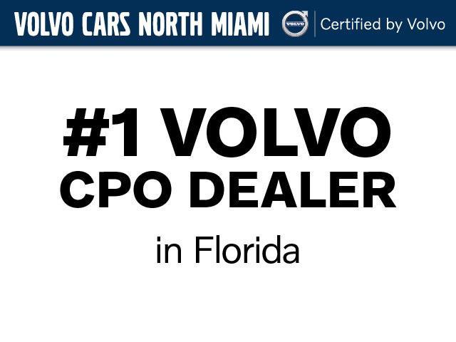 2023 volvo s60 b5 core dark theme
