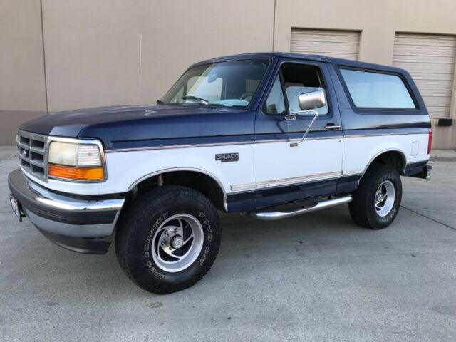 1994 ford bronco xlt 5.8....2 owner truck. ...local cali truck ... runs good !!