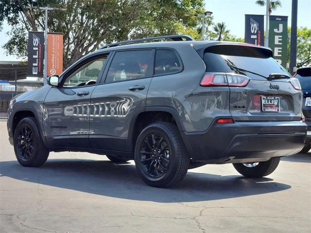 2023 jeep cherokee altitude lux