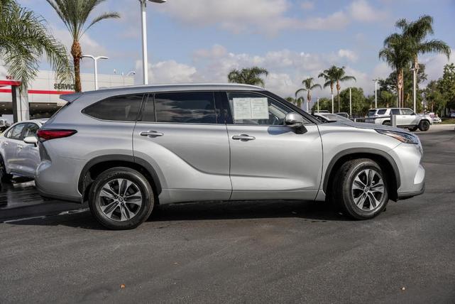 2022 toyota highlander xle