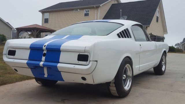 1965 ford mustang 2+2 fastback 289 5 speed . 1 family owned
