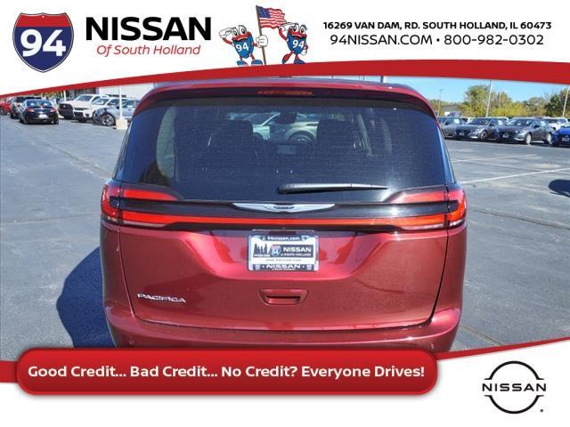 2023 chrysler pacifica touring-l